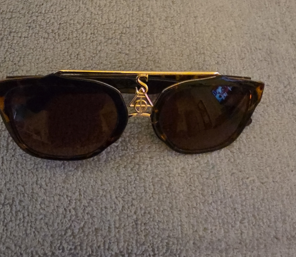 Stylish Tortoise Shell Sunglasses